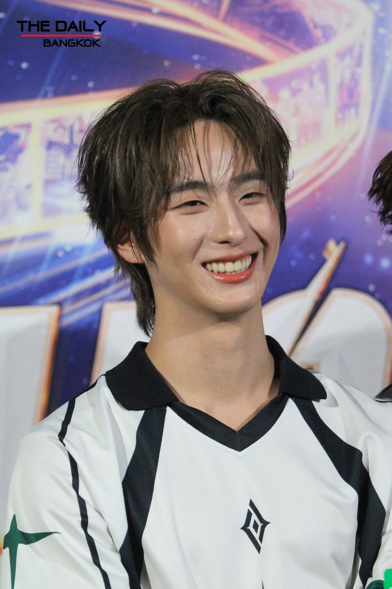 thedailybkk's tweet photo. "ปลั๊กกี้ PERSES" "แทด ATLAS" และ "จูเนียร์ VVV" จาก TEAM AFATA ในงาน RoV TPOP Tournament

#RoVTPOPTournament
#PLUGGY_PERSES #TadATLAS  #JUNIOR_VVV 
#ATLASth #RoVTPOPxVVV https://t.co/dPTeiVc7Hu