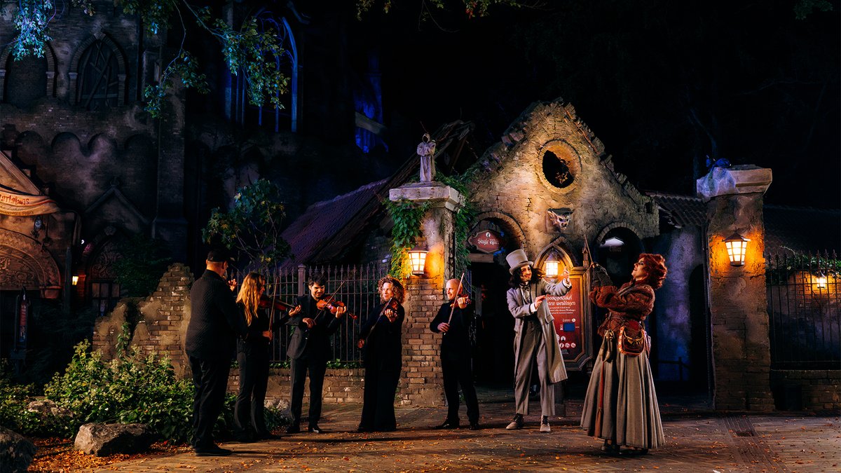 Efteling's tweet photo. De presale voor Efteling in Concert: 75 jaar Wereld vol Wonderen is gestart! ✨ Heb jij je ingeschreven voor de presale? Houd dan je mailbox in de gaten, want vanaf vandaag kun je jouw tickets bemachtigen voor deze bijzondere jubileumeditie op 19, 20 en 21 maart 2027 in de Brabanthallen in ’s-Hertogenbosch. 🎻🎺 Niet ingeschreven voor de presale? De reguliere ticketverkoop start op 29 oktober om 11.00 uur. 🎟️ Vier samen met ons 75 jaar Efteling! ❤️