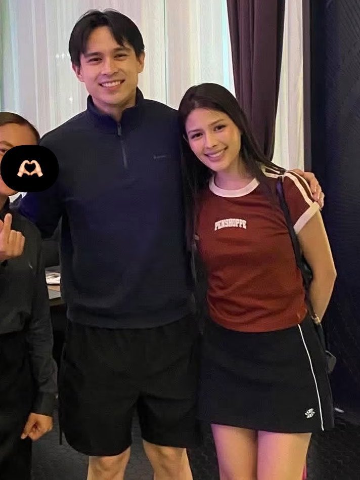 salvanyyy's tweet photo. oncam                                 offcam https://t.co/RJWdftRpBy