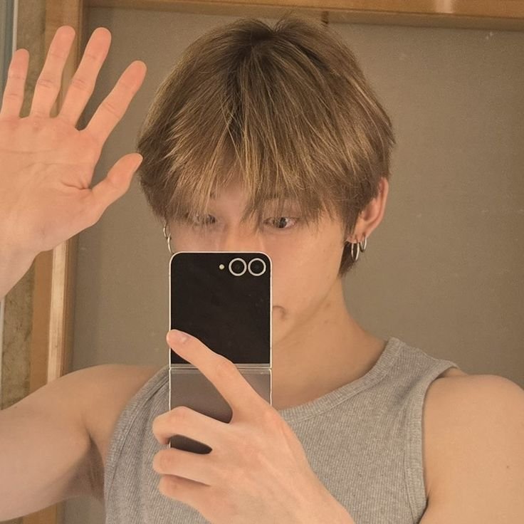 yeonfuzed's tweet photo. [DAY 3] hi #moatwt 🎀
im isa and im looking for moa moots here !!

— she/her
— moa since 2020 and a biggest moawjjunie 🦊
— always up for interactions and making new friends ^^

♡ / ↻ to be moots/spread
#kpoptwt #kpop #txt #kpopmoots #moatwt https://t.co/WxHdxsk2pF