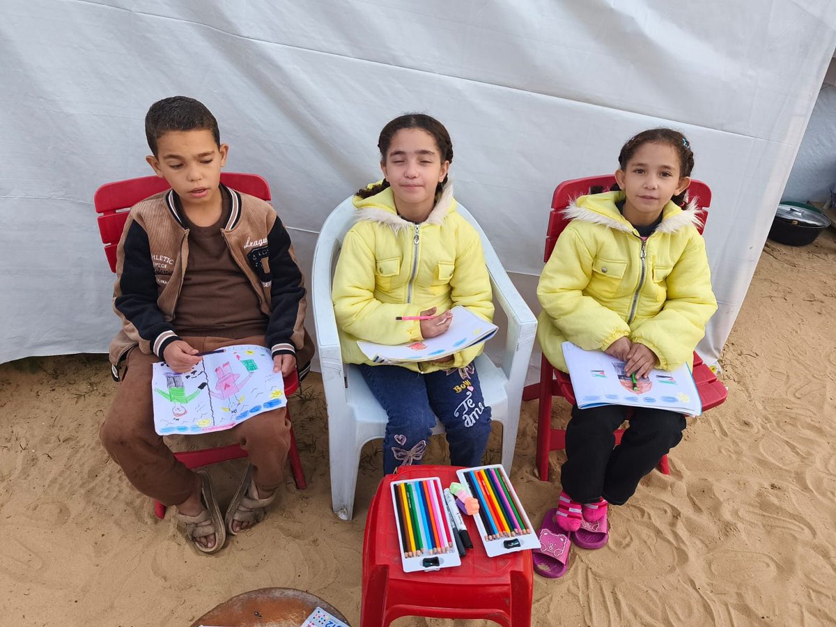 Graemellll's tweet photo. Since their father’s passing, Malak’s mother has been unwell, and the young children are still trying to understand.

The family urgently needs food and essentials. Please help: 

🔗 https://t.co/fQyj4aX7Ja https://t.co/mpTHEtRMZl