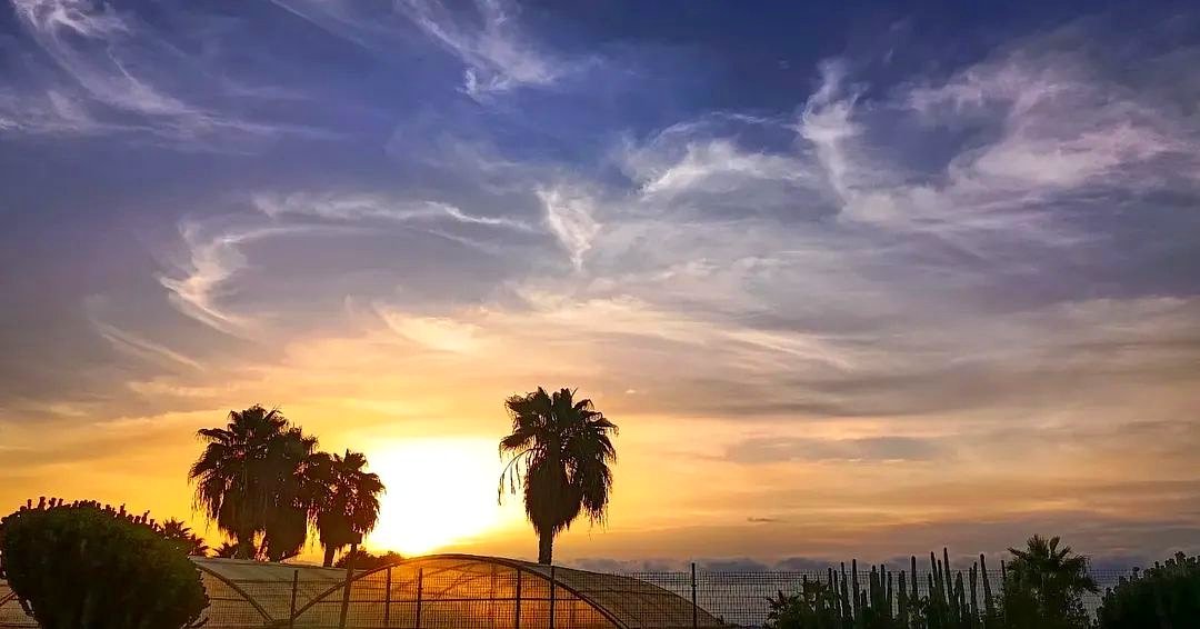 yessamarc's tweet photo. El cielo de este viernes, desde San Bartolomé de Tirajana... https://t.co/X0bwSDLieC