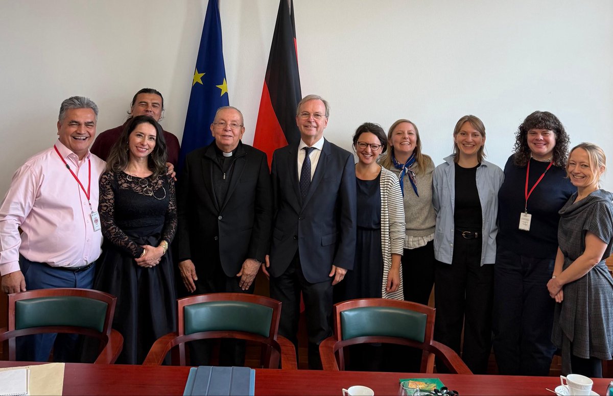 ReligionBund's tweet photo. Wichtige Arbeit der Kirche für Friedensprozess in Kolumbien🇨🇴 muss unterstützt werden! Priester haben wichtige Rolle als Vermittler in geteilter Gesellschaft. Sie sind in Gefahr, wenn sie für Gerechtigkeit eintreten, berichtet Monsignore Henao Garviria. @Misereor @caritas_ci https://t.co/Nz49kO9cGz