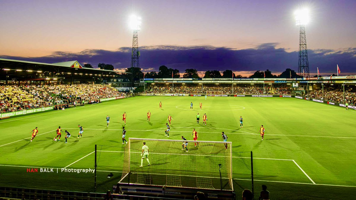 HanBalk's tweet photo. MATCHDAY! 🦅

#FloodlightFriday #GAEtel https://t.co/RVoTJfzQXi