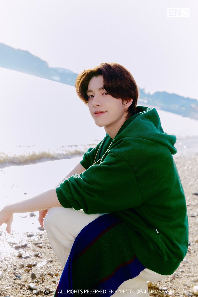 simyues's tweet photo. he looks like everything i have ever dreamed of ♥︎ https://t.co/6eQB0wmeOs