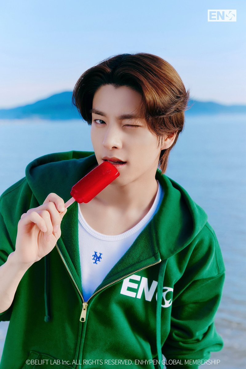 simyues's tweet photo. he looks like everything i have ever dreamed of ♥︎ https://t.co/6eQB0wmeOs