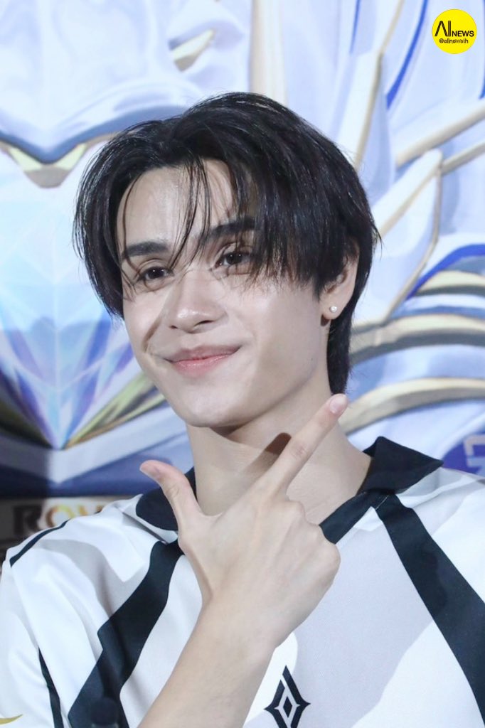 AllNews_th's tweet photo. #MADDOCdevies ทีมชิงแชมป์ T-POP : TEAM VEDA ช่วงสัมภาษณ์ ในงานครบรอบ 10 ปี RoV “Arena of the Decade”

#RoVTPOPTournament
#RoV10ปี #RoV10ปีโตมาเอาเรื่อง 
#RoV #DICE_SONRAY https://t.co/7U6NMC9uNm