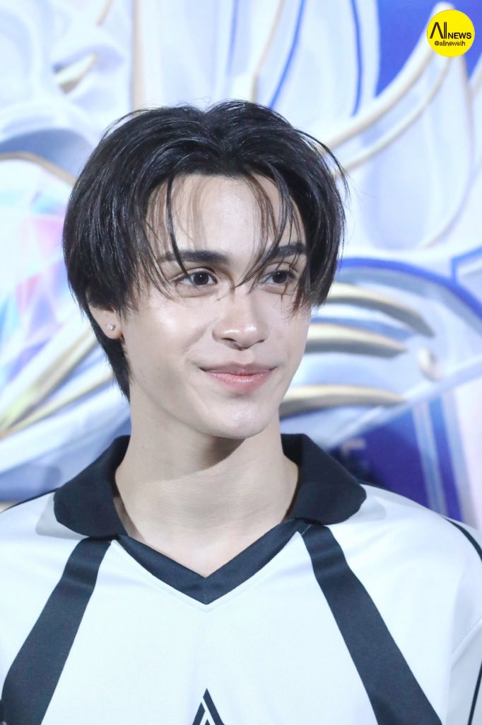AllNews_th's tweet photo. #MADDOCdevies ทีมชิงแชมป์ T-POP : TEAM VEDA ช่วงสัมภาษณ์ ในงานครบรอบ 10 ปี RoV “Arena of the Decade”

#RoVTPOPTournament
#RoV10ปี #RoV10ปีโตมาเอาเรื่อง 
#RoV #DICE_SONRAY https://t.co/7U6NMC9uNm