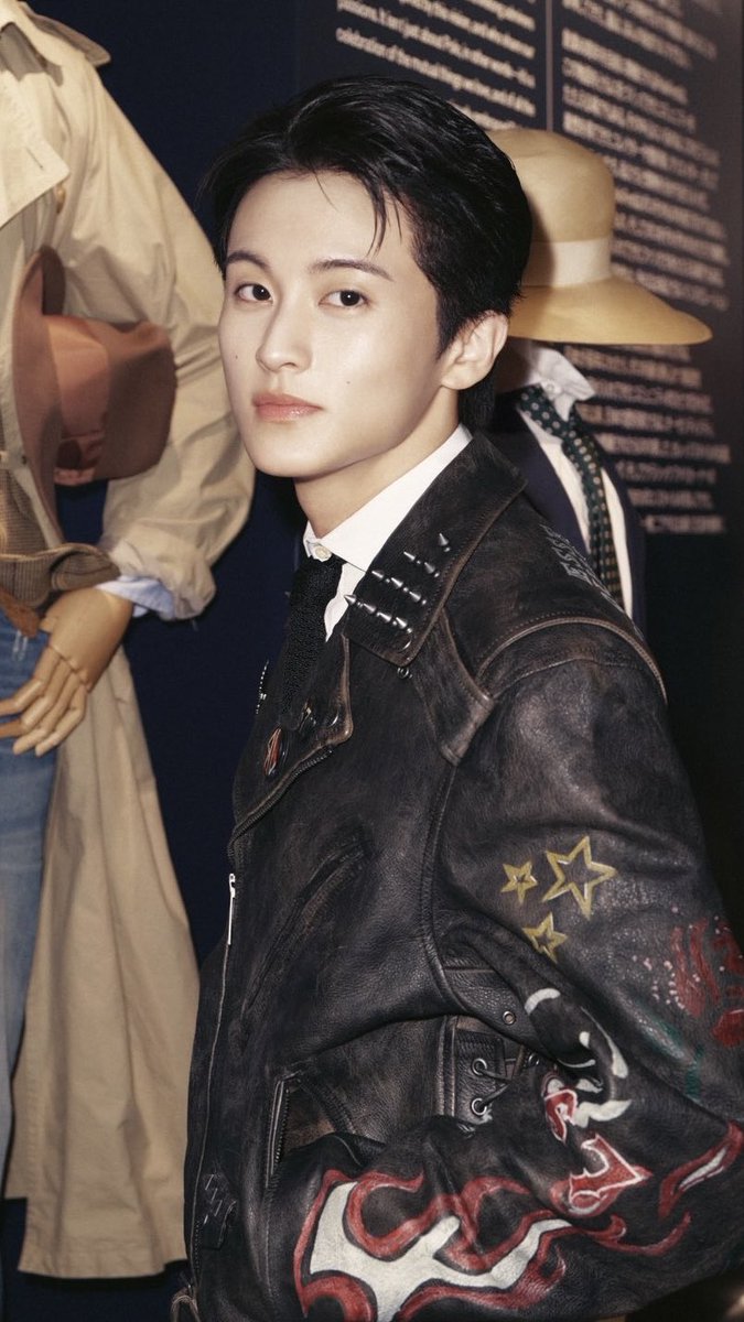 marklopsemangka's tweet photo. GANTENG BANGETTTTT 😭😭😭😭 https://t.co/GbW2pZyz6x