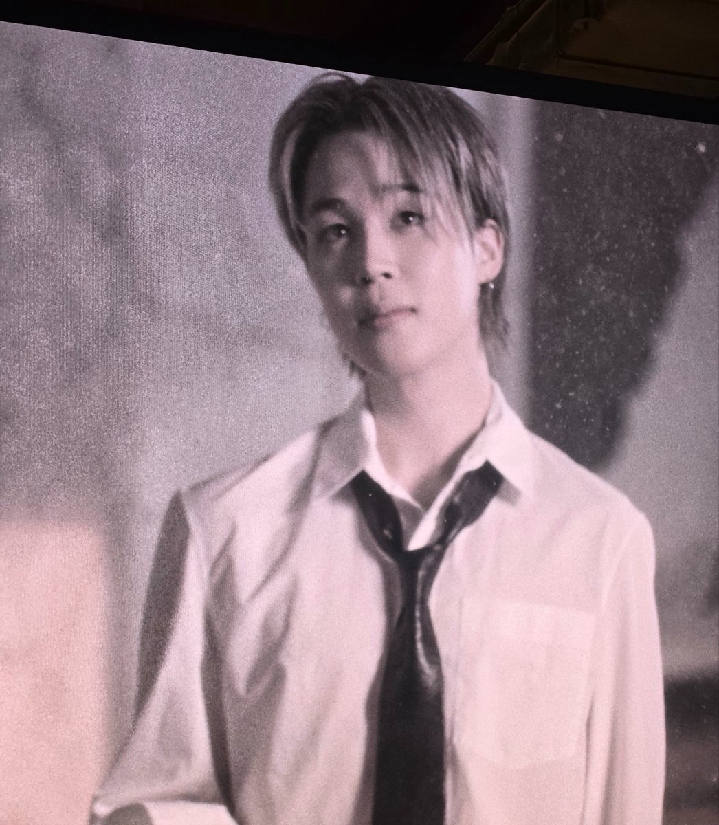 mainpopjmnie's tweet photo. no one will ever understand how much i love you jimin ♡ https://t.co/kp2a8x2h9D