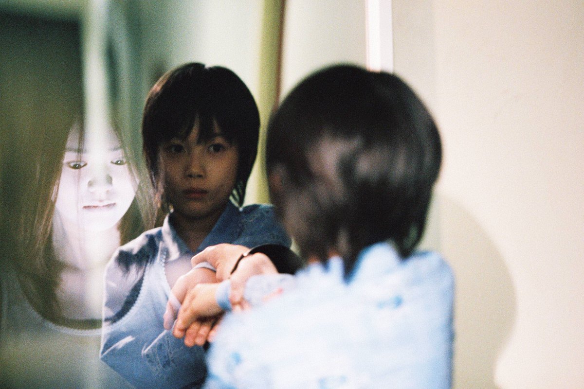 oricon's tweet photo. 『ほん怖』神木隆之介、佐野勇斗、橋本環奈ら
特別編で放送する名作6本が決定
https://t.co/f0WaY7X5He
⠀
『深夜の鏡像』2004年／神木隆之介
『血ぬられた旅館』2009年／吉高由里子
『死ねばよかったのに』2004年／田中哲司
『凶音の誘い』2021年／橋本環奈
『肩の女』2019年／佐々木蔵之介、佐野勇斗 (M!LK)
『心霊写真』2005年／山本耕史