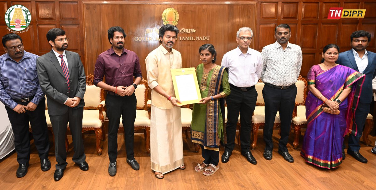 vinothravi11's tweet photo. மாண்புமிகு தமிழ்நாடு முதலமைச்சர் திரு.ச.ஜோசப் விஜய் அவர்கள் இன்று (23.10.2026) தலைமைச் செயலகத்தில், வேளாண்மை-உழவர் நலத் துறைக்கு தமிழ்நாடு அரசுப் பணியாளர் தேர்வாணையத்தின் மூலம் தெரிவு செய்யப்பட்ட 26 உதவி வேளாண்மை அலுவலர்கள் மற்றும் 43 உதவி தோட்டக்கலை அலுவலர்கள் என மொத்தம் 69 நபர்களுக்குப் பணிநியமன ஆணைகளை வழங்கினார்.

#CMJosephVijay