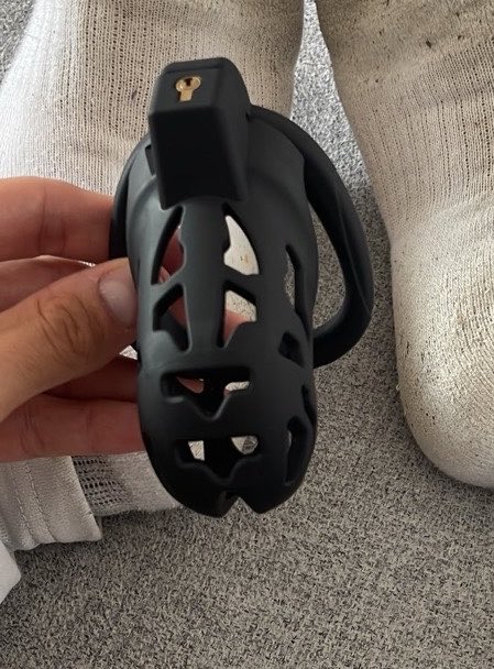 Herrinlisa02's tweet photo. Poste deinen liebsten KG in die Kommentare!🔐🖤

Like und retweet 

#locktober Tag 23

Telegramm/https://t.co/Vuz2zY6sBw https://t.co/4720wVZqOW