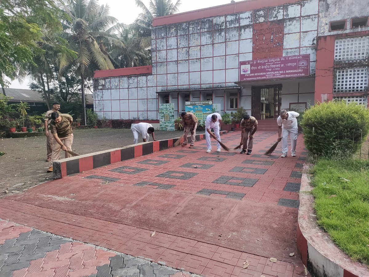 CISFWest's tweet photo. Small steps, lasting impact! CISF Unit NMPA Mangalore advances #SpecialCampaign6 through Shramdaan, cleanliness drives &amp; awareness, promoting #JanBhagidari for a cleaner, greener #ViksitBharat.
@HMOIndia
@MIB_India
@SwachhBharatGov
@swachhbharat
@CISFHQrs https://t.co/zWTnHq2nM6