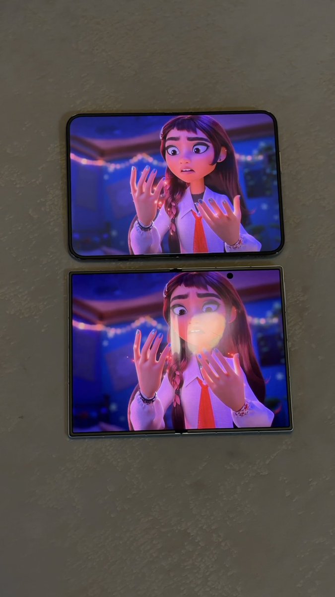 techdroider's tweet photo. iPhone Duo is the FINAL BOSS of anti-reflection. Throw a thousand LEDs, studio lights, or the Sun at it. 

NOT A SINGLE REFLECTION. https://t.co/Ais6e2sKyz