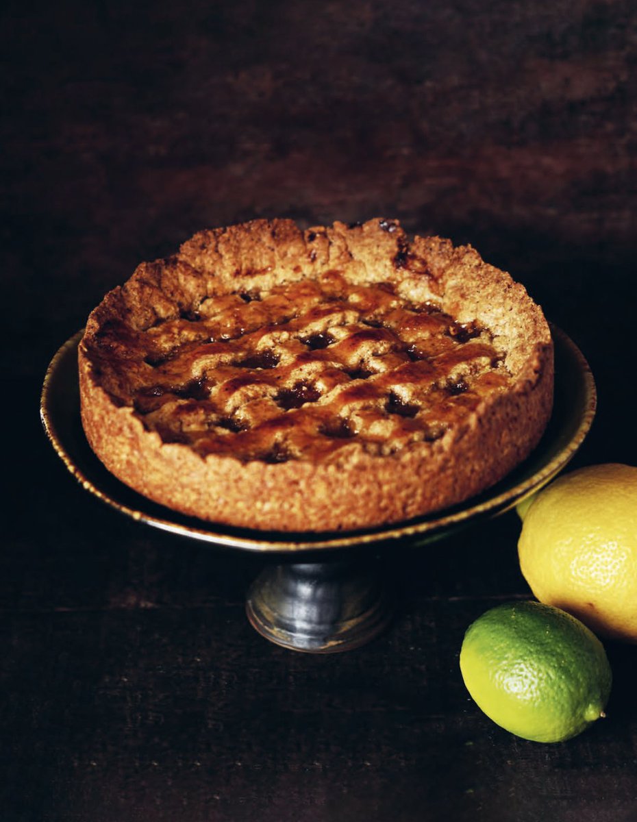 HerrGruenkocht's tweet photo. Crostata »Calabria« mit einer Bitterorangen-Earl-Grey-Füllung
Erhältlich https://t.co/ElpVYQkIn9
Oder im Buchhandel.
Mail an Handel@Herrgruenkocht.de
#Backen #Herbst #Crostata #Kuchen #Bitterorange #Zimt #Nelken #Kardamom #EarlGrey #HerrGruenkocht https://t.co/oGUDnTUdbN