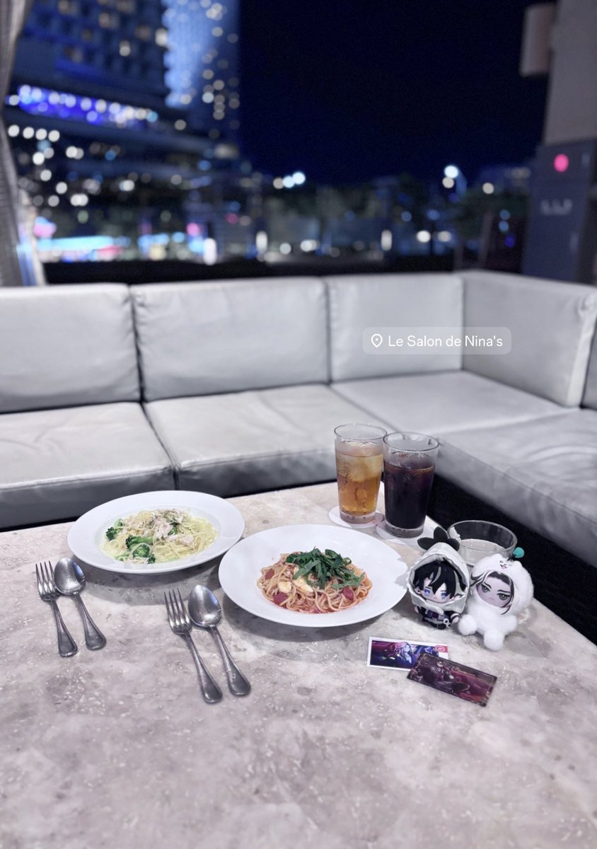 _guang4's tweet photo. きらきらネイルと𝑯𝑨𝑴𝑨の夜景
大好きなもの♡ https://t.co/dDUxFYVeAE
