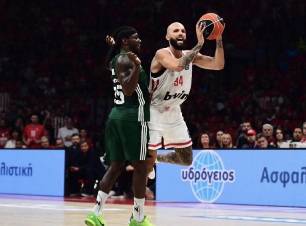 ChangoOrisha's tweet photo. @EvanFourmizz Nice comment. Get awarded free throws “like a man”. https://t.co/wOchnA01yK