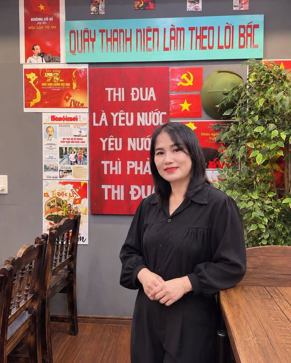 KadiIbra's tweet photo. Sắp về Việt Nam rồi nên mình tranh thủ làm tóc mới. Chỉ còn 7 ngày nữa, vừa thu xếp đồ đạc vừa chuẩn bị quà, nhưng ngày gặp cả nhà nhất định phải thật xinh. Mọi người thấy kiểu tóc này có hợp với mình không? https://t.co/HNX4qYNqfl