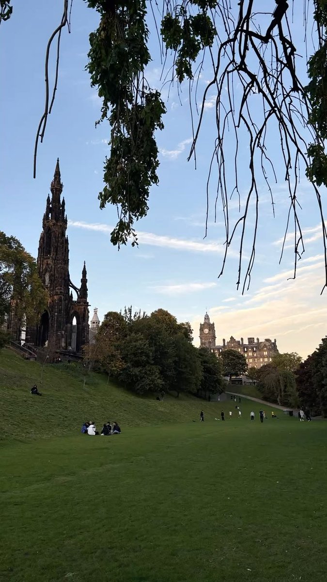 earthviewss1's tweet photo. Edinburgh, Scotland 🏴󠁧󠁢󠁳󠁣󠁴󠁿 https://t.co/F580FSAXry