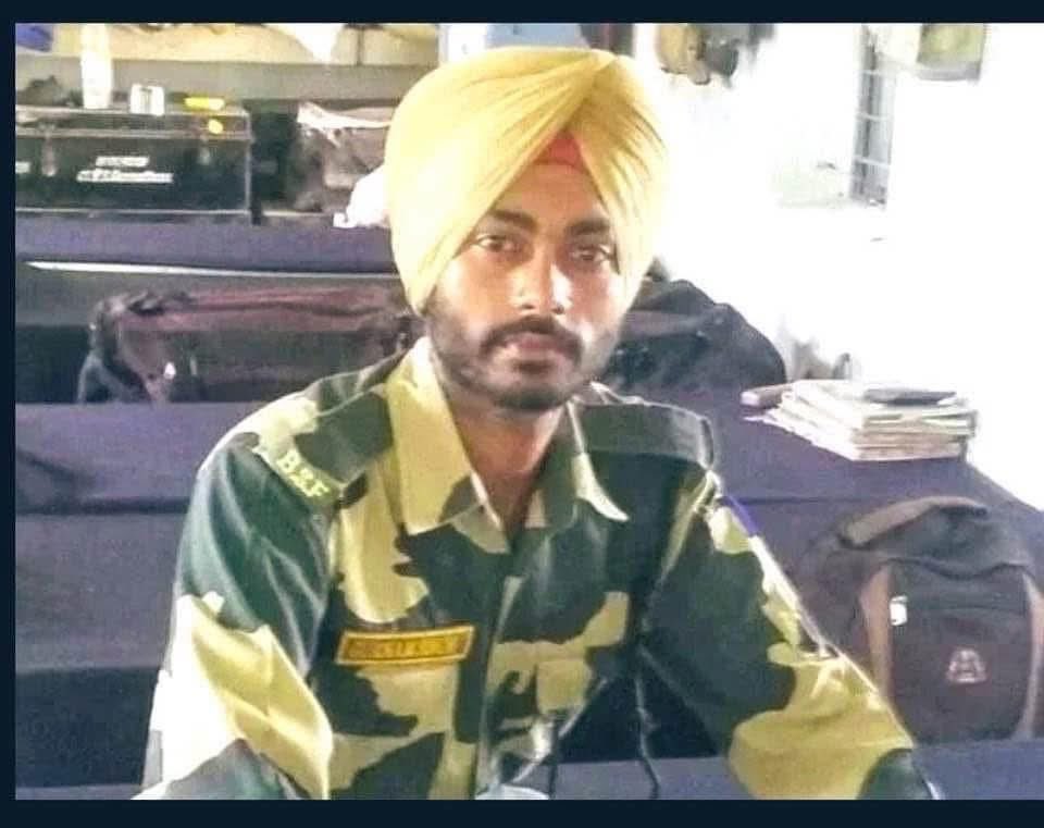 priority_n's tweet photo. Join me in Paying Homage to

CONSTABLE GURNAM SINGH 
#173BN @BSF_India 
On his Balidan Diwas today.

CT GURNAM SINGH was immortalized while fighting terrorists when safeguarding the territorial Integrity of India on Oct 23, 2016.
#KnowYourHeroes https://t.co/sIEu5MKgiG
