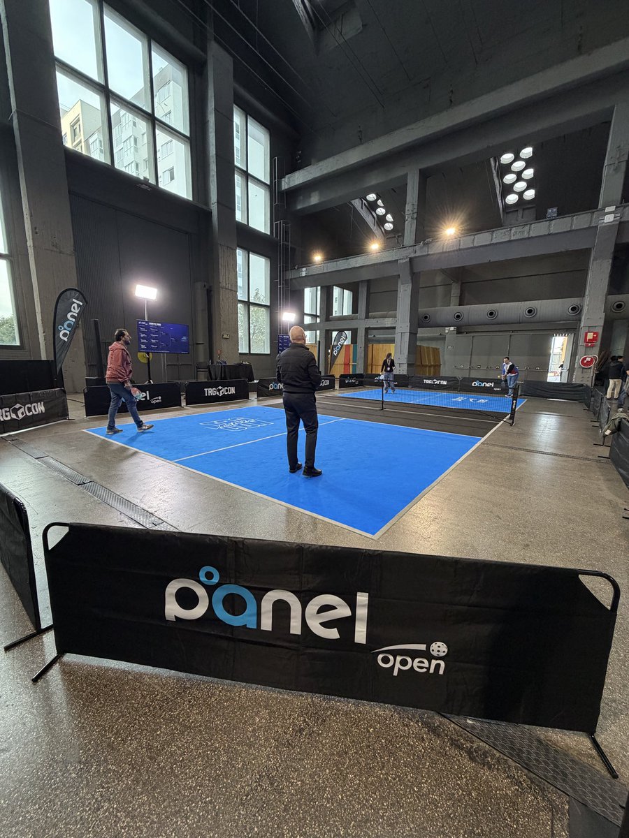 PanelSistemas's tweet photo. Segundo día de la #TRG26 y la cosa ya se pone seria desde primera hora en el Panel Open 🎾🔥
#panelopen #TeamPanel https://t.co/uELZcYsFK9