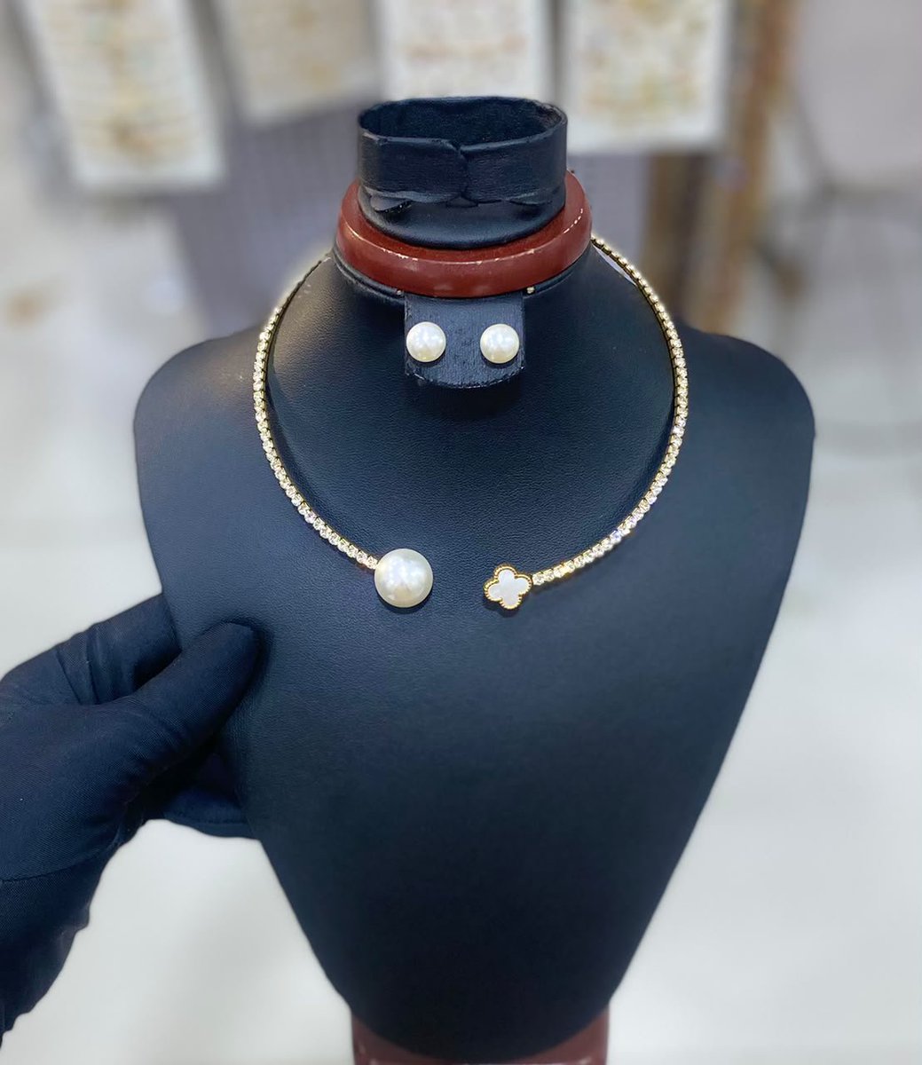 Dunniodebix0's tweet photo. Simple, classy, and absolutely gorgeous 😍 
This necklace set is giving elegance without trying too hard. Perfect for ladies who love to make a statement with simple accessories. 
Don't just admire it; send a DM to order yours today 🛍️

N10,000

📍 Lagos https://t.co/f3ZX0eKYBN