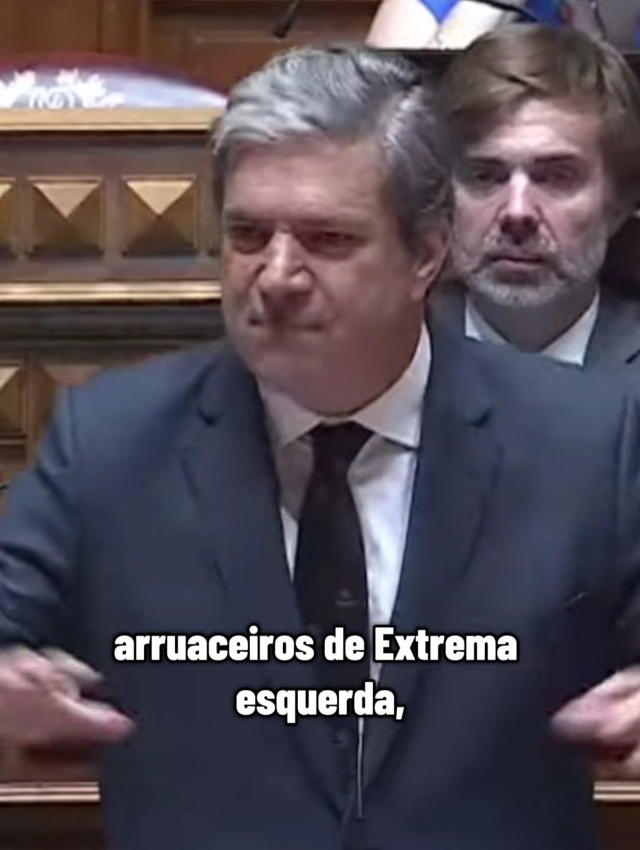 AqueleGandaRei's tweet photo. Quando me pedem para descrever o meu grupo de amigos https://t.co/xFBN3OENss