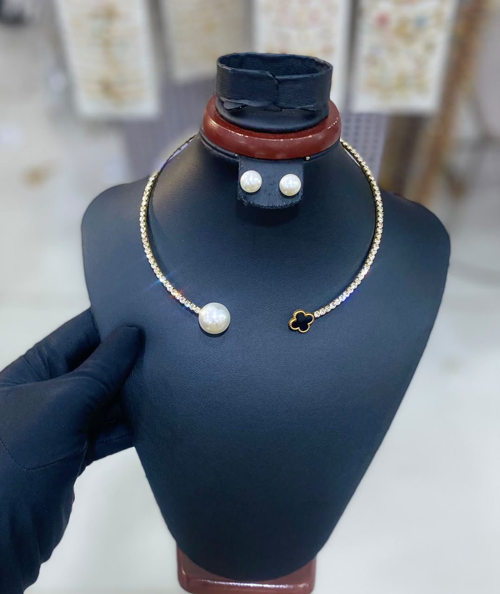 Dunniodebix0's tweet photo. Simple, classy, and absolutely gorgeous 😍 
This necklace set is giving elegance without trying too hard. Perfect for ladies who love to make a statement with simple accessories. 
Don't just admire it; send a DM to order yours today 🛍️

N10,000

📍 Lagos https://t.co/f3ZX0eKYBN