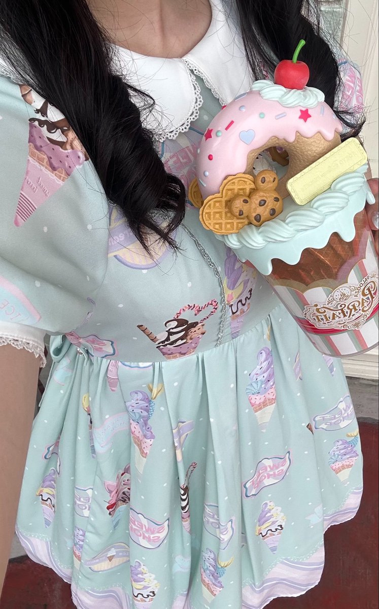 hituzi_0101's tweet photo. ⚠️自我注意
シュガレの波にのってヴァネパルの時の私の𝒔𝒘𝒆𝒆𝒕なワンピースもみてくれよ https://t.co/jAg9WiB1ee