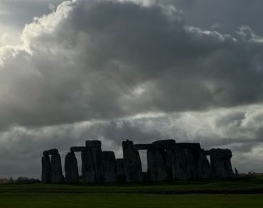 ST0NEHENGE's tweet photo. Sunrise at Stonehenge today (23rd October) was at 7.44am, sunset is at 5.58pm ☔️💨🍃🌧️ https://t.co/IAexhi77Pr