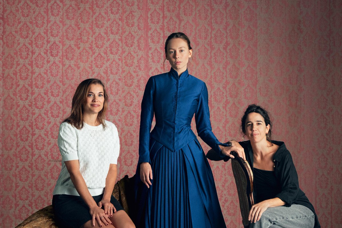 NetflixES's tweet photo. Ester Expósito será La Regenta. La película, dirigida por Mar Coll ('Salve Maria', 'Tres días con la familia') y producida por María Zamora ('Salve Maria', 'Romería'), reinterpreta el clásico de Leopoldo Alas, 'Clarín' desde un punto de vista femenino. Completan el reparto Oriol Pla, Vito Sanz, Borja Luna, Clara Ingold, Carlos González, Ana Torrent, Itsaso Arana y Gonzalo de Castro.