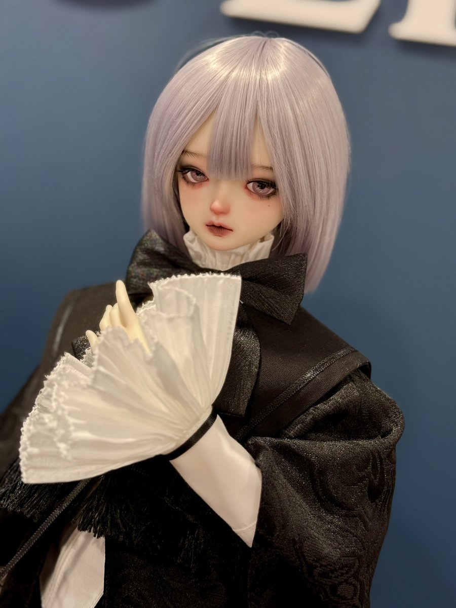 DOLK_Ikebukuro's tweet photo. 【DOLK池袋店♢入荷ドール】    
Asleep Eidolon様より、【Ivy】が入荷いたしました♪  
ダークな雰囲気のメイクが儚さやアンニュイな雰囲気を感じさせる美少女です🖤
こちらは【Make Up A×White Peach Skin×AE-F-59 Girl Body】での到着となります✨

60cm/￥92,100(税込) https://t.co/h1zrOqVdSR