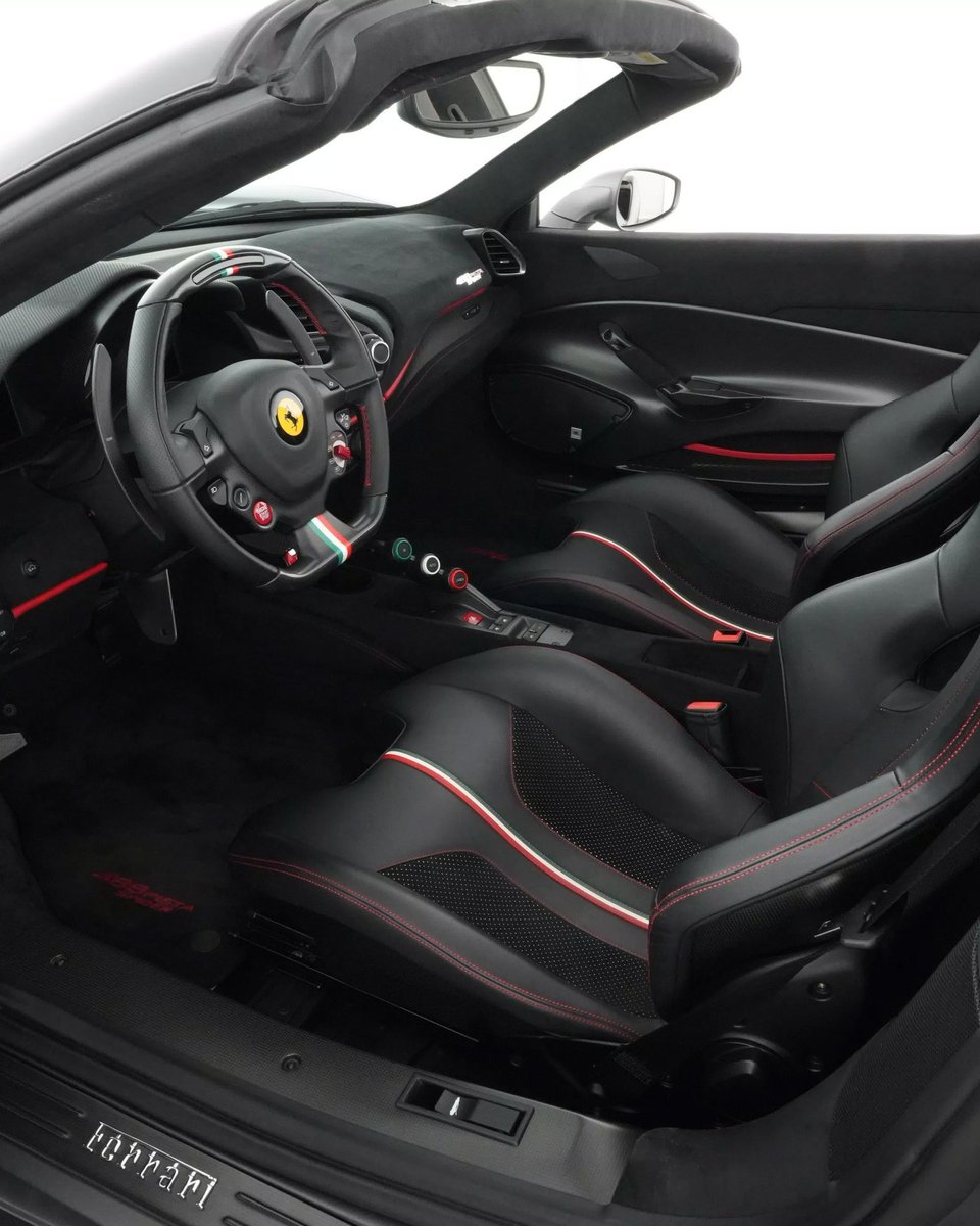 ApexDistrictX's tweet photo. 488 Pista Spider https://t.co/4cYUEpC3RC