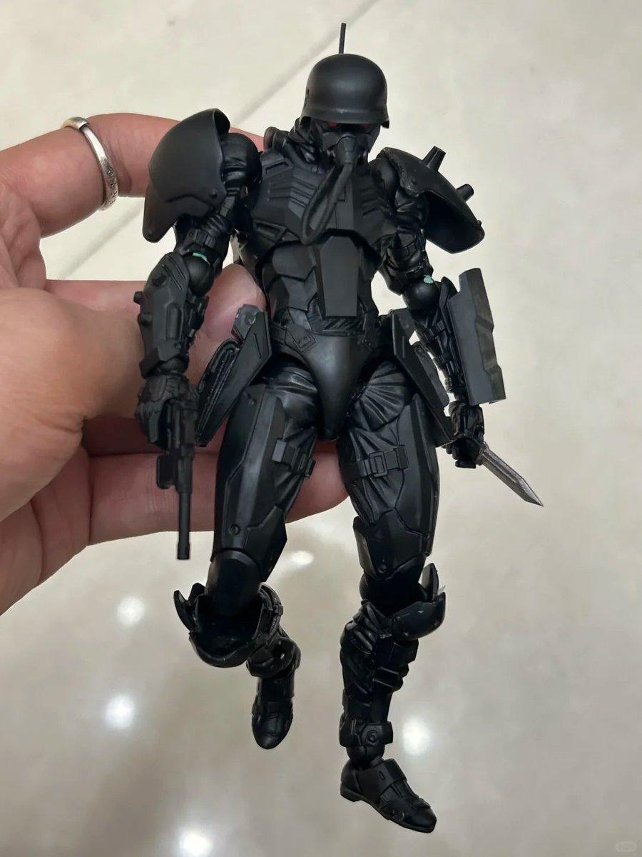 5oneku's tweet photo. The Wolf Brigade pt2 https://t.co/5VaSmxU3Yz