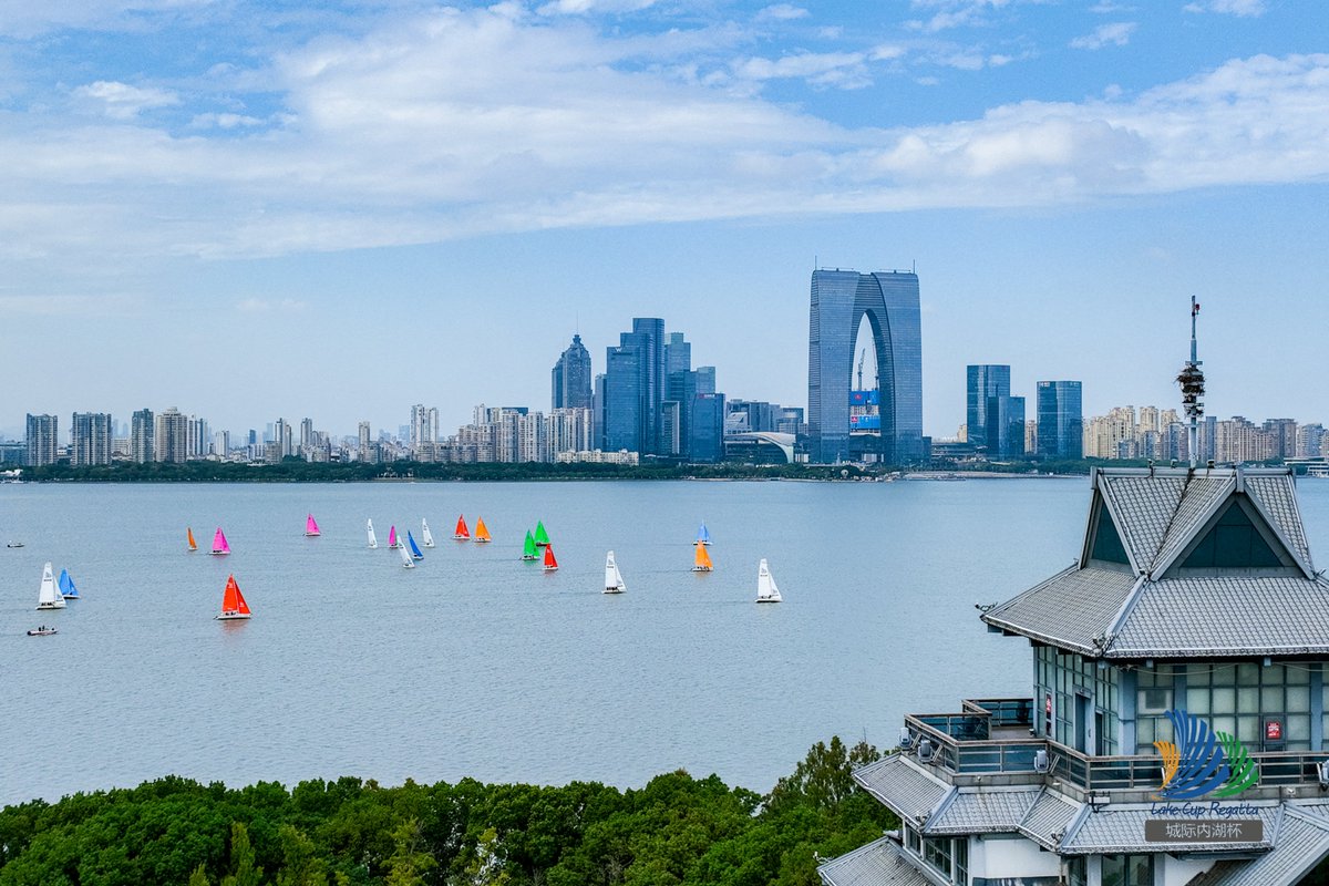 SIPnewscenter's tweet photo. The 17th Lake Cup Regatta in Jinji Lake kicks off in SIP TODAY!🌊

Featuring both adults and youth groups, this year’s event brings together more than 200 participants from 21 teams for exciting competitions on Jinji Lake and Qingjian Lake.

And there’s more! From Oct 23 to 25, a series of activities around Jinji Lake Station 06, including lakeside parties, musicals and sketch drawing, are adding even more fun for participants and spectators alike.