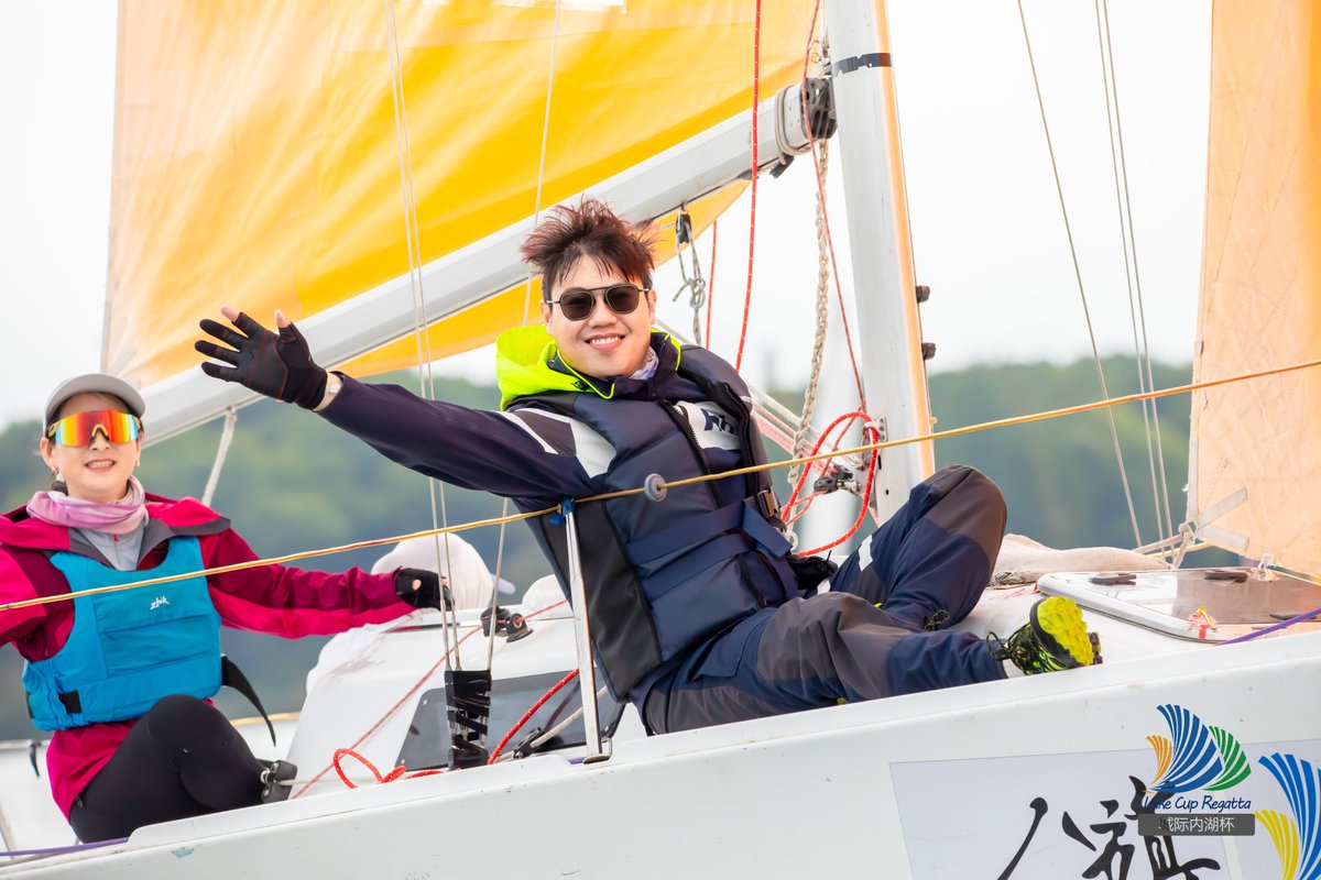 SIPnewscenter's tweet photo. The 17th Lake Cup Regatta in Jinji Lake kicks off in SIP TODAY!🌊

Featuring both adults and youth groups, this year’s event brings together more than 200 participants from 21 teams for exciting competitions on Jinji Lake and Qingjian Lake.

And there’s more! From Oct 23 to 25, a series of activities around Jinji Lake Station 06, including lakeside parties, musicals and sketch drawing, are adding even more fun for participants and spectators alike.