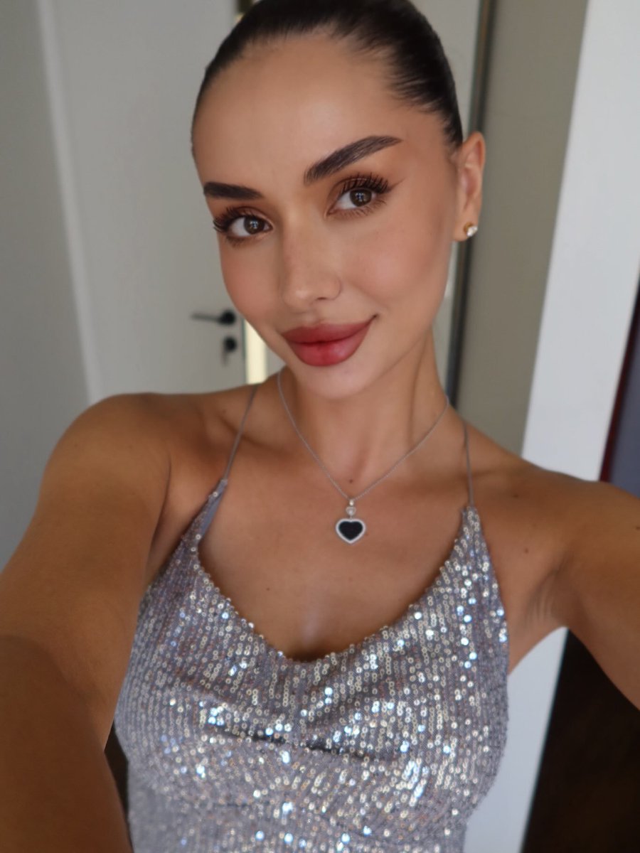 send2marta's tweet photo. Guess who’s back and online to take what’s mine. 🥰 https://t.co/lMxdLup3SO