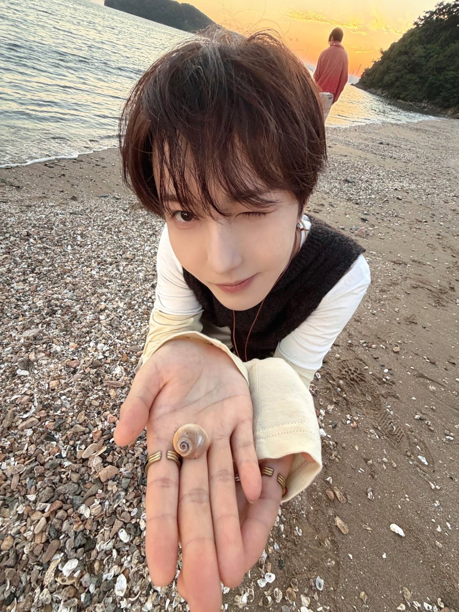 hualonjuinn's tweet photo. @svrenjun @rfenjunie @renjuznie https://t.co/4As9YztC1g