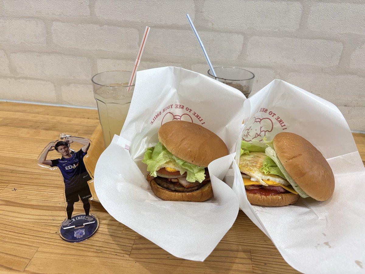 s115177's tweet photo. 佐世保は雨だったけど日本一長いアーケードのおかげで楽しめました

#佐世保満喫コース
#広島サポ長崎遠征 https://t.co/85wUkYfsgd