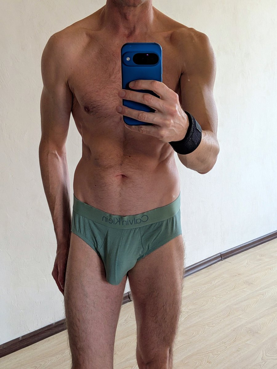 Skinnzilla's tweet photo. Фотка в стиле skinny daddy https://t.co/OE5LfZAhvS