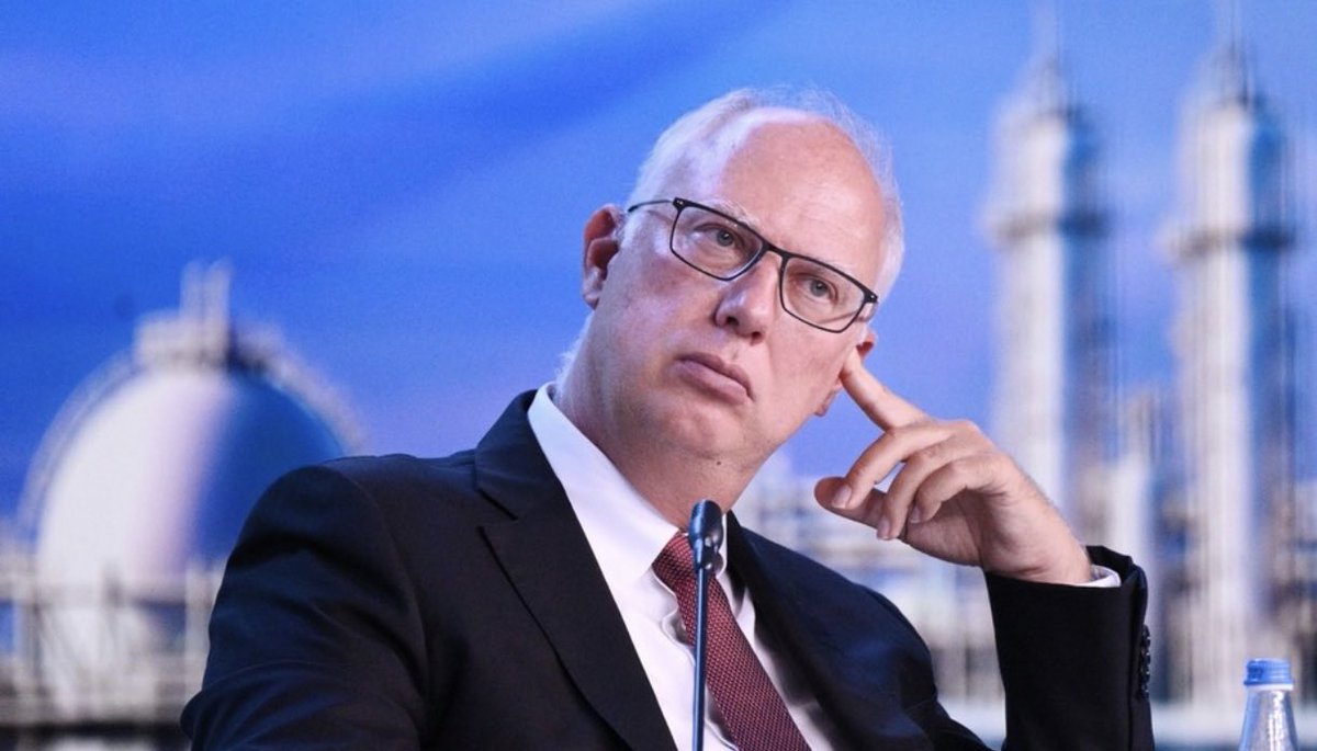 AlternatNews's tweet photo. EU will ‘inevitably’ restore economic ties with Russia – Putin aide 

The recent US-Russia diesel deal could prompt European countries to adopt a more pragmatic approach toward Moscow, Kirill Dmitriev believes. 

European countries will inevitably resume economic cooperation with Russia, following Washington’s lead. 

Politicians who continue to blame Moscow for their domestic problems rather than address them in their own country will be replaced in elections. 

As soon as one company buys Russian diesel and can offer it at the pump for 20% less, all others will follow.