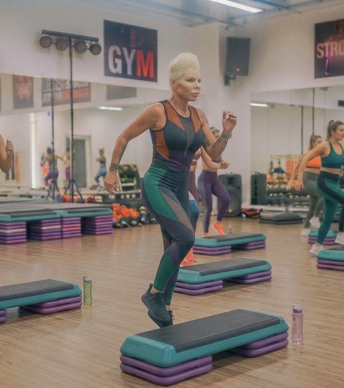 BlancoGoGo's tweet photo. #BodyStep (I don’t like #BodyStep) https://t.co/mbQUu6QmUf