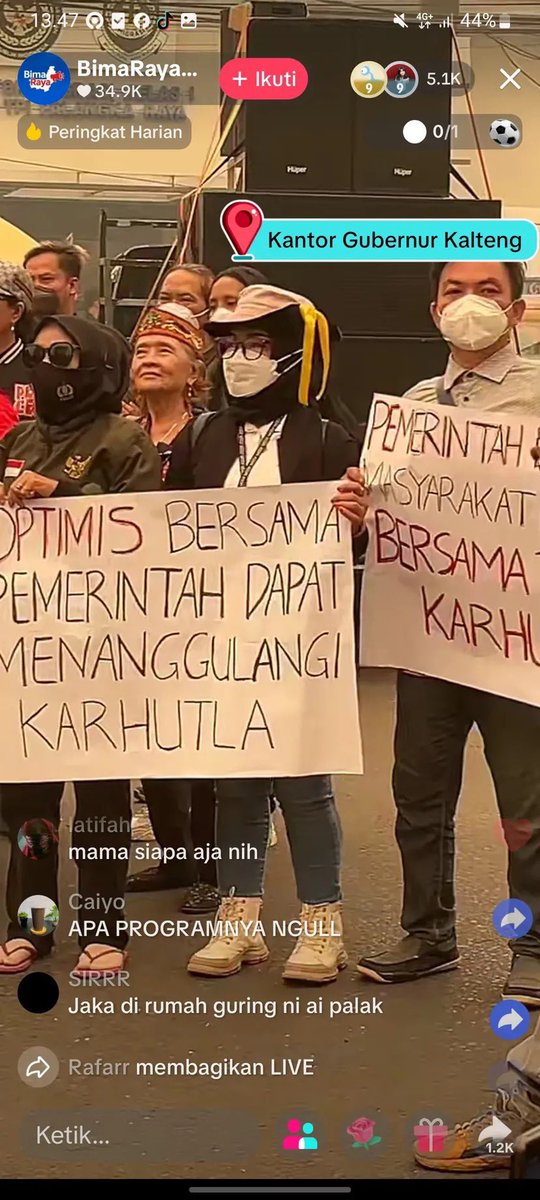 LambeSahamjja's tweet photo. anjirr sampe ada demo tandingan buat dukung pemerintah soal karhutla 
asliii speechless njirrr https://t.co/G8njxqYhIT