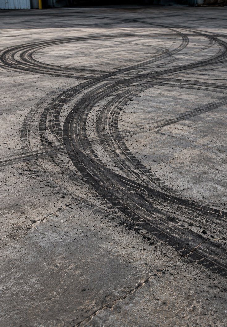 theandyappleton's tweet photo. Here's an inside scoop, I have to provide various tyre (not tire, tyre is the correct spelling) crime scene photos tomorrow... and here they are! #Tyre https://t.co/SnIshFyv9T