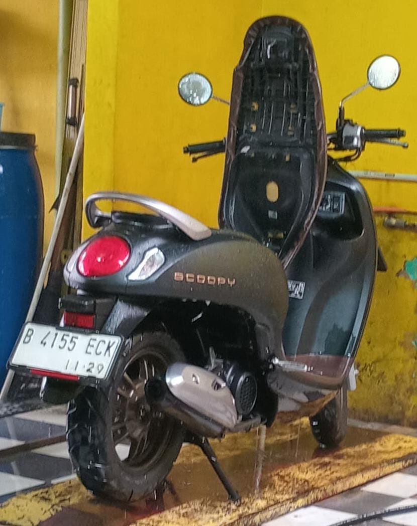 bibitungguuul's tweet photo. [ TWITTER PLEASE DO YOUR MAGIC ] 

BANTU RT &amp; LIKE dan sebarkan sebanyak2nya ya temen2 online ku yg baik hati❤️

Kemarin jam 13.00 wib aku kehilangan motor Scoopy tipe Prestige 2024 di sekitaran Gudang Malatek - Jalan Raya Bogor.

berikut foto dan kronologinya di next thread. https://t.co/Czco6T4vEo