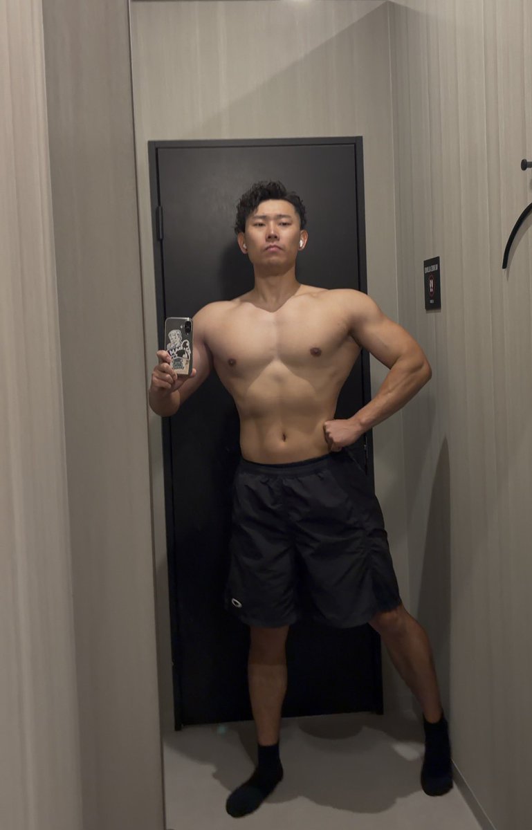 ReSELF_miyazaki's tweet photo. プッシュDAY

#筋トレ
#モチベーション
#トレーニング
#ボディメイク
#筋トレ好きと繋がりたい https://t.co/HlC6ZRYAlS