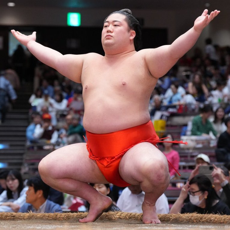 sumokyokai's tweet photo. ＜番付発表＞
令和８年九州場所の番付が発表されました。
新小結　美ノ海
再小結　義ノ富士
新入幕　出羽ノ龍 嵐富士 旭海雄
再入幕　玉鷲 北の若 大青山

最新の番付はこちらから
https://t.co/z6LGiTB53d

#sumo #相撲 #九州場所 https://t.co/x8tVsYbcQI