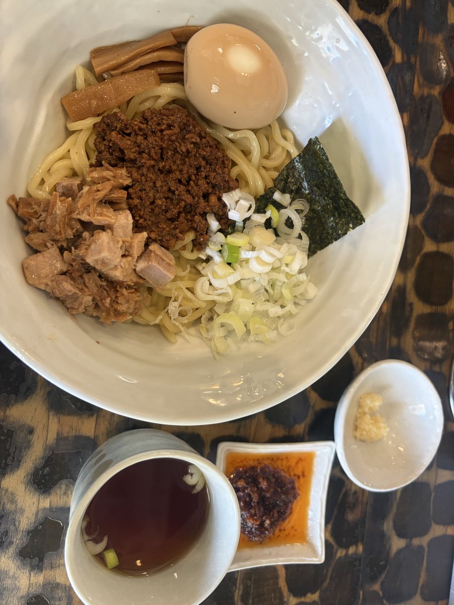 makinosuke1102's tweet photo. 今日は保育参観だっからお仕事お休み☺️お昼に油そば食べたよ🤤味玉トッピングでにんにく少なめ、ラー油多めにしてもらった♩
夜ゲームできる体力あったら少ししよー‼︎ほんとモンハンポンコツだから
場数が大事ね！！
風呂上がりのビール🍺でHP回復するぞい♩ https://t.co/n9k96PBz6l