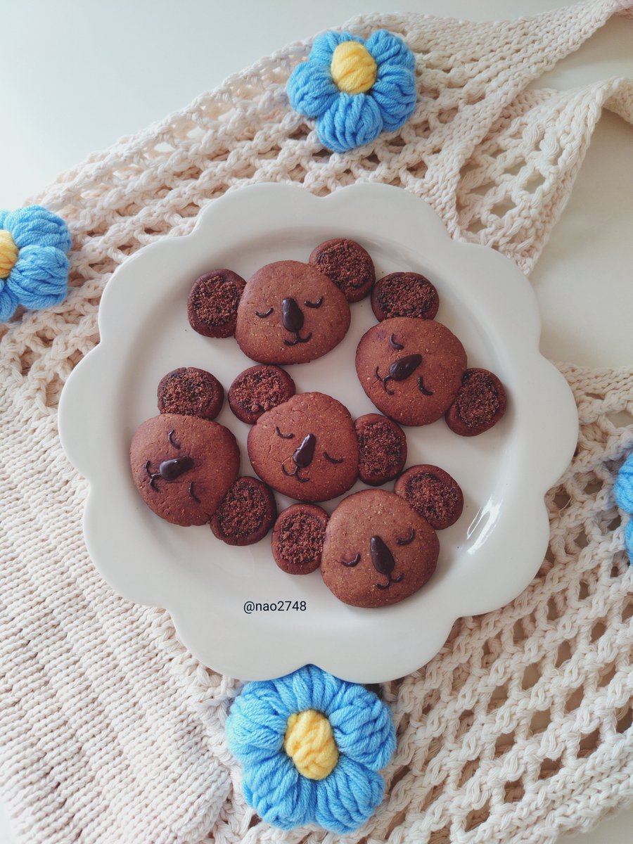 KitchenMeow's tweet photo. 秋らしいコアラみたいなクッキーを作りました🐨乳製品と卵不使用です🍪　
#おうちごはん　
#お菓子作り　
#パン作り https://t.co/TXwRjkB96A